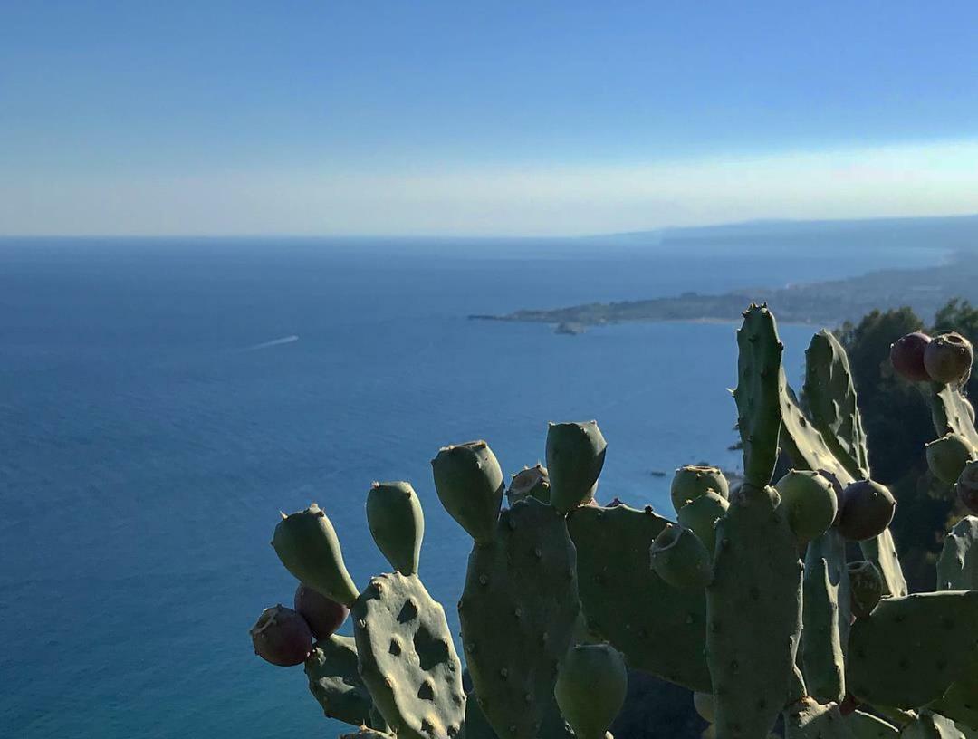 Apartamento La Baia Dei Delfini Taormina Exterior foto